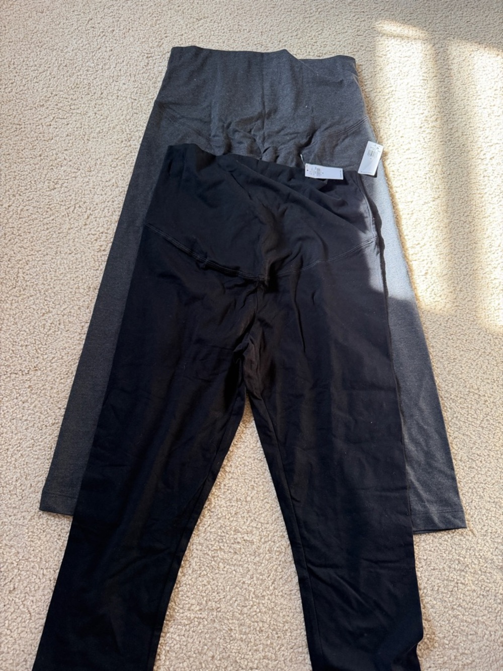 Old Navy maternity capri leggings